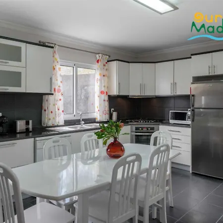 Ourmadeira - Yellow House