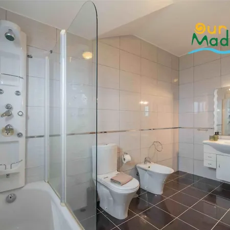 Вилла Ourmadeira - Yellow House Raposeira do Logarinho