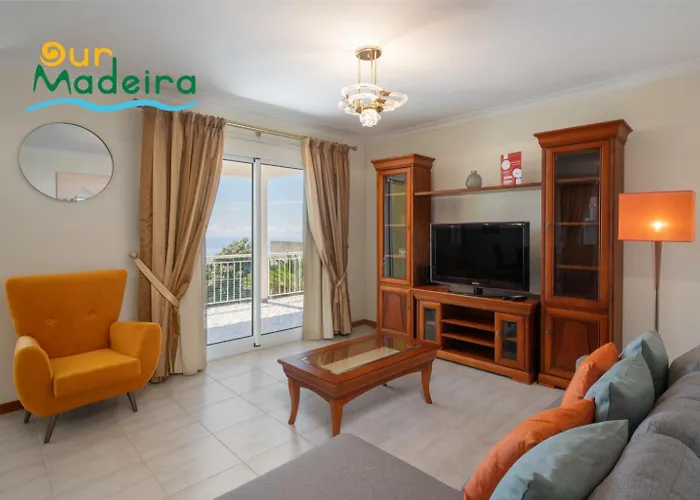 Vila Ourmadeira - Yellow House